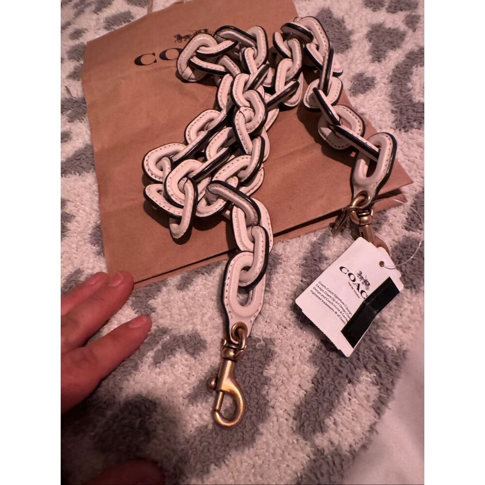 Coach chain link white leather long covered crossbody/shoulder strap purse nwt - Picture 3 of 6